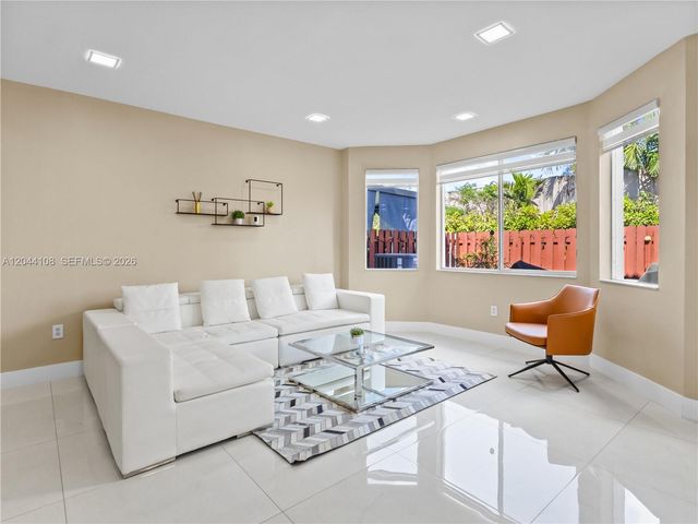 7086 NW 116th Court, Doral, FL 33178