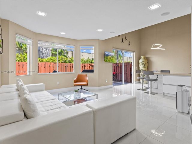 7086 NW 116th Court, Doral, FL 33178