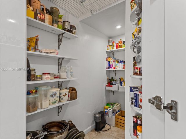 7086 NW 116th Court, Doral, FL 33178