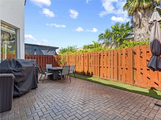 7086 NW 116th Court, Doral, FL 33178