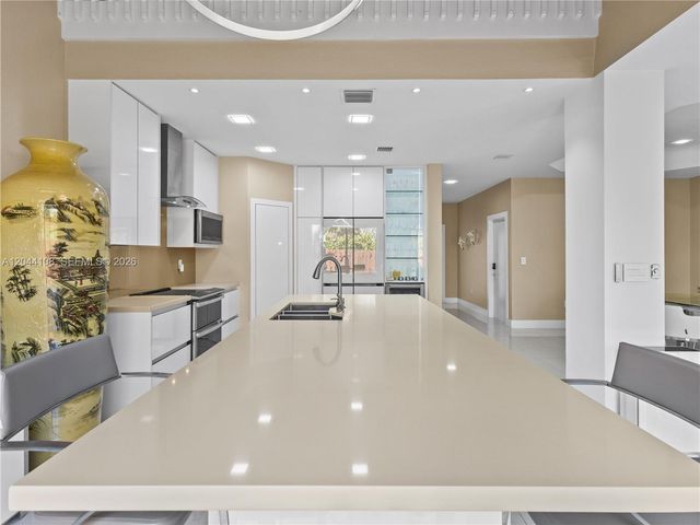 7086 NW 116th Court, Doral, FL 33178