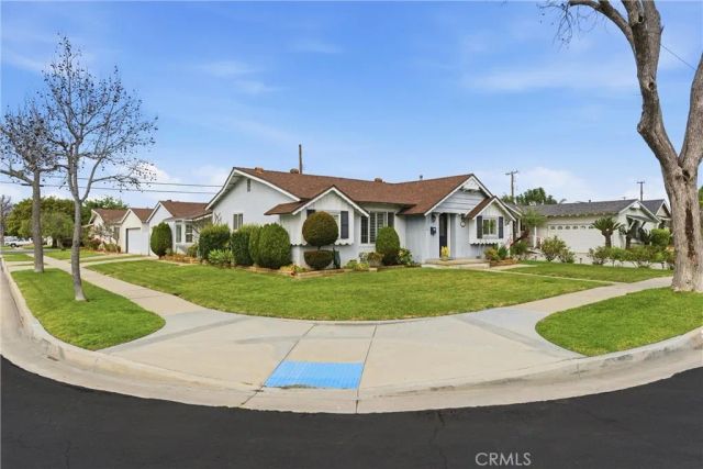 14725 La Capelle, La Mirada, CA 90638