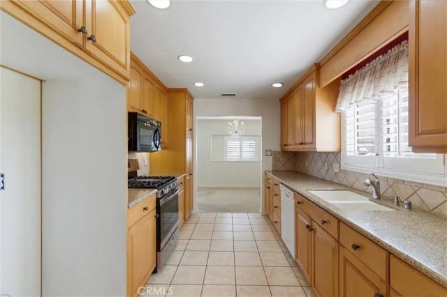 14725 La Capelle, La Mirada, CA 90638