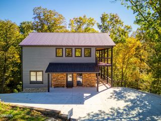 1028 Old Cartertown RD Road, Gatlinburg, TN 37738