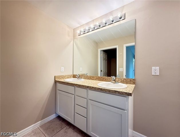 1727 NW 15th ST, Cape Coral, FL 33993
