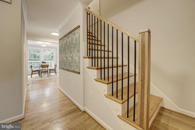 7 OLD CREEK CT, Potomac, MD 20854