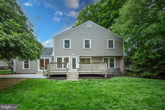 7 OLD CREEK CT, Potomac, MD 20854