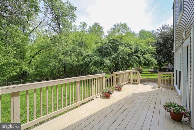 7 OLD CREEK CT, Potomac, MD 20854