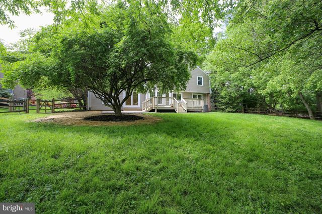 7 OLD CREEK CT, Potomac, MD 20854