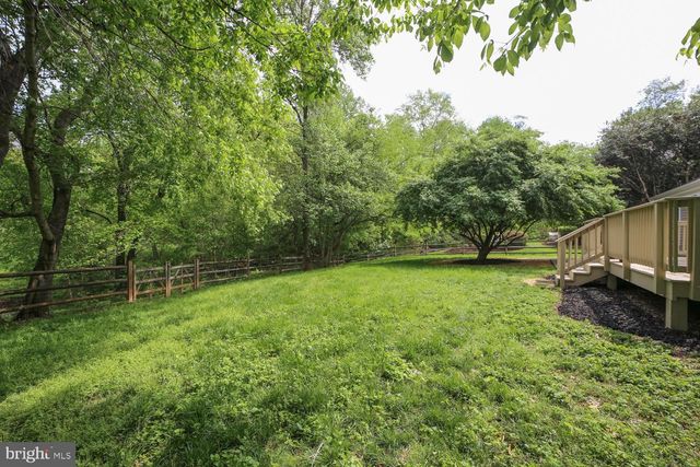 7 OLD CREEK CT, Potomac, MD 20854