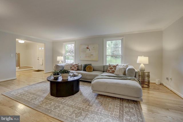 7 OLD CREEK CT, Potomac, MD 20854