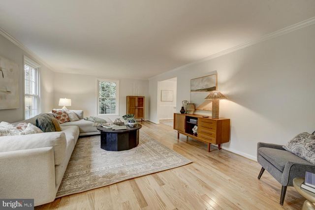 7 OLD CREEK CT, Potomac, MD 20854