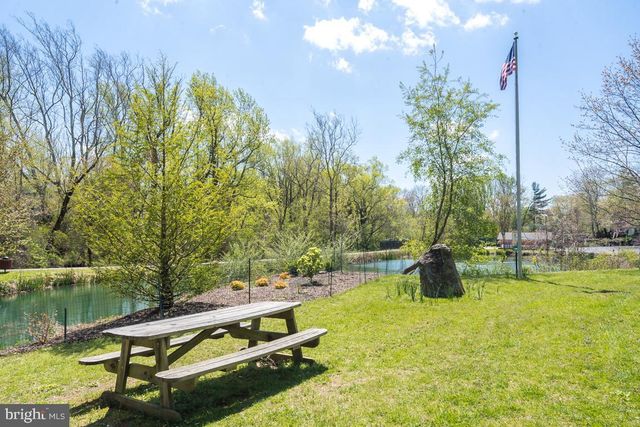 7 OLD CREEK CT, Potomac, MD 20854