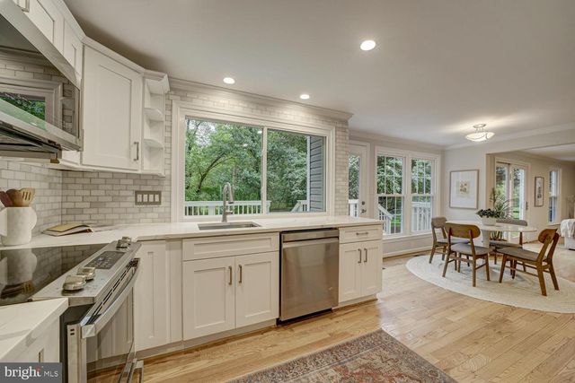 7 OLD CREEK CT, Potomac, MD 20854