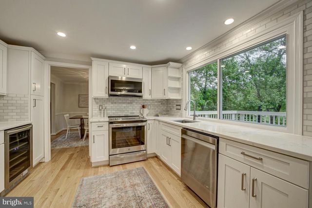 7 OLD CREEK CT, Potomac, MD 20854