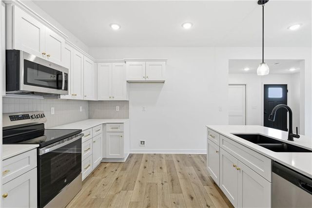 705 Mahogany Court, Warrensburg, MO 64093