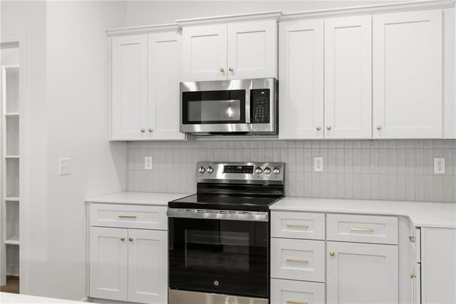 705 Mahogany Court, Warrensburg, MO 64093