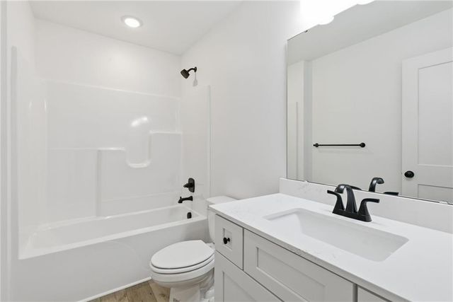 705 Mahogany Court, Warrensburg, MO 64093