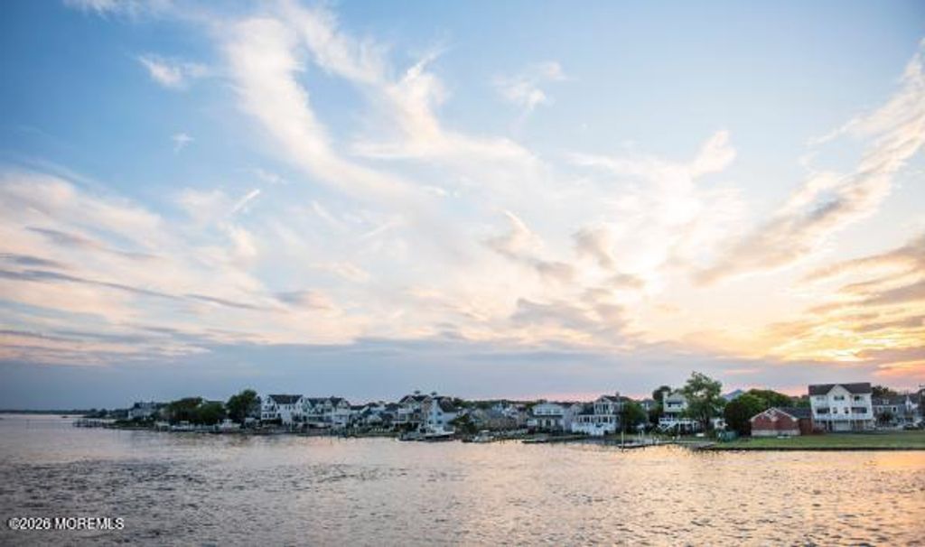 12 Front Street, Sea Bright, NJ 07760