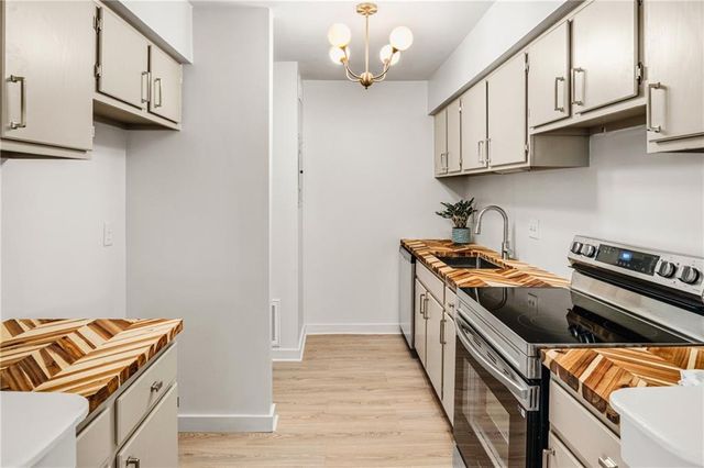 1212 Old Hammond Chase, Atlanta, GA 30350