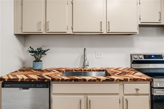 1212 Old Hammond Chase, Atlanta, GA 30350