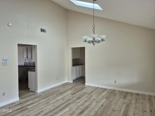 42036 Village 42, Camarillo, CA 93012