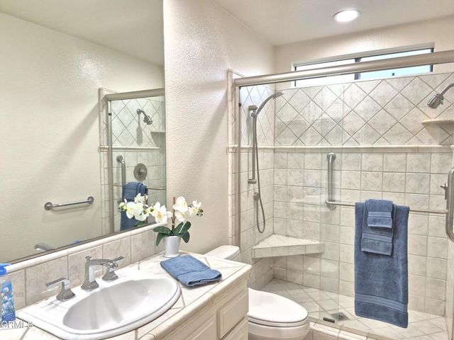 42036 Village 42, Camarillo, CA 93012