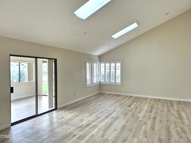 42036 Village 42, Camarillo, CA 93012