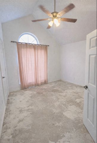 990 Treehouse Lane, Red Oak, TX 75154