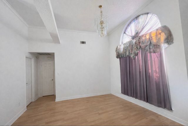 990 Treehouse Lane, Red Oak, TX 75154