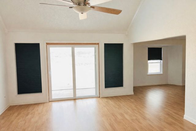 990 Treehouse Lane, Red Oak, TX 75154