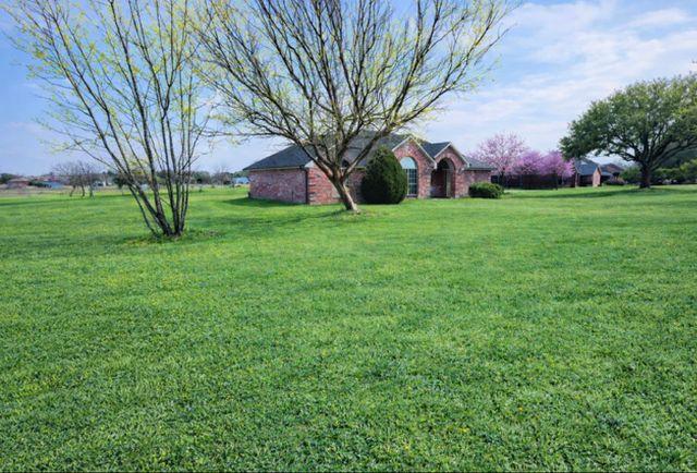 990 Treehouse Lane, Red Oak, TX 75154