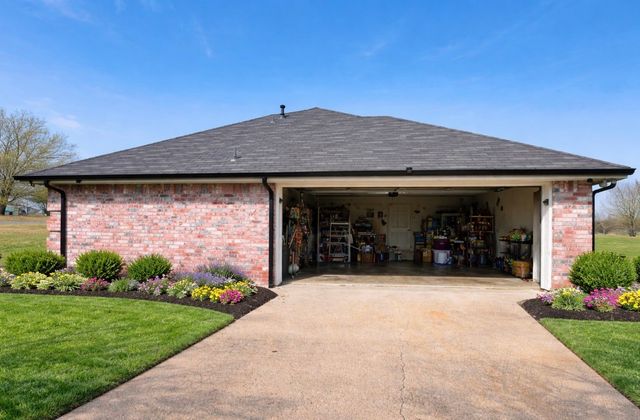 990 Treehouse Lane, Red Oak, TX 75154