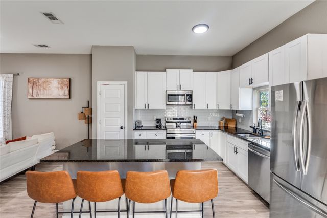 1016 Winters Street, Dallas, TX 75216