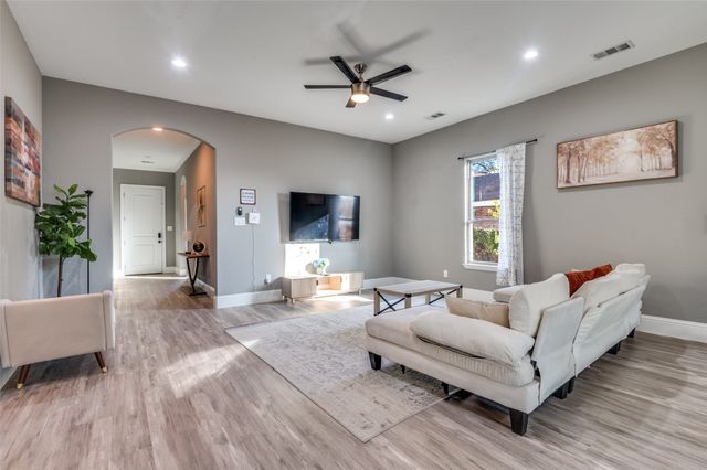 1016 Winters Street, Dallas, TX 75216