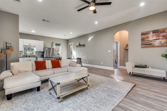 1016 Winters Street, Dallas, TX 75216