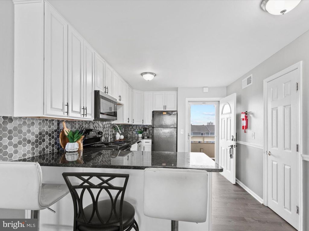 Image 13 of property listing at 510 PENGUIN DR #302, Ocean City, MD 21842