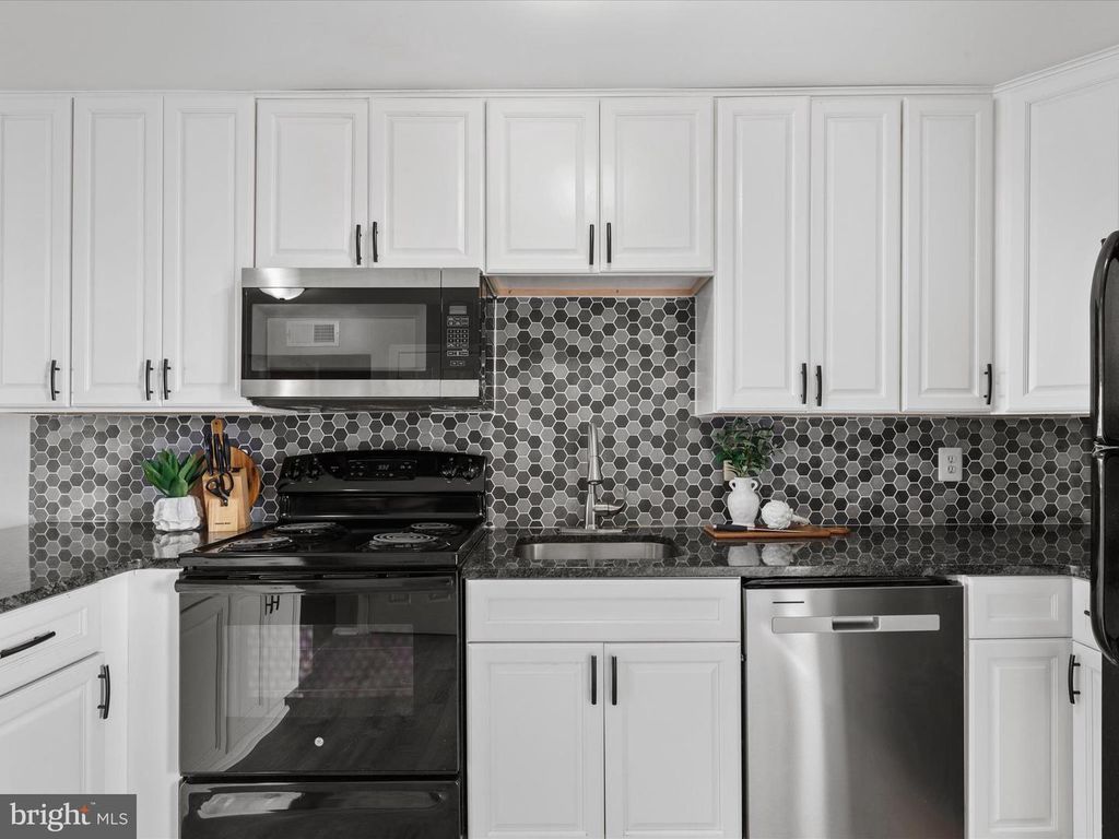 Image 15 of property listing at 510 PENGUIN DR #302, Ocean City, MD 21842