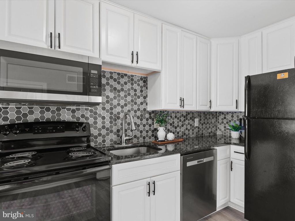 Image 17 of property listing at 510 PENGUIN DR #302, Ocean City, MD 21842