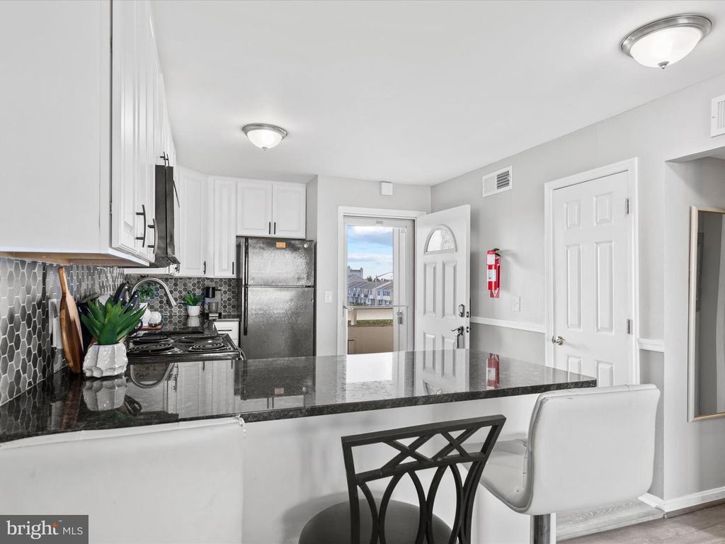 Image 20 of property listing at 510 PENGUIN DR #302, Ocean City, MD 21842