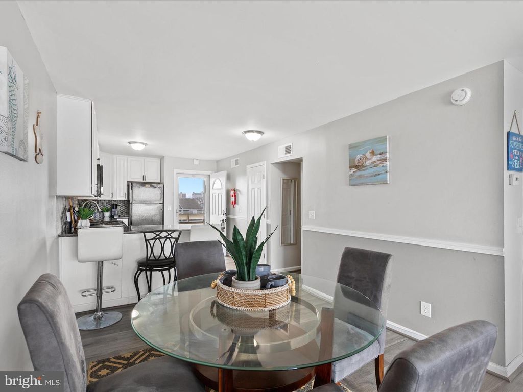 Image 21 of property listing at 510 PENGUIN DR #302, Ocean City, MD 21842