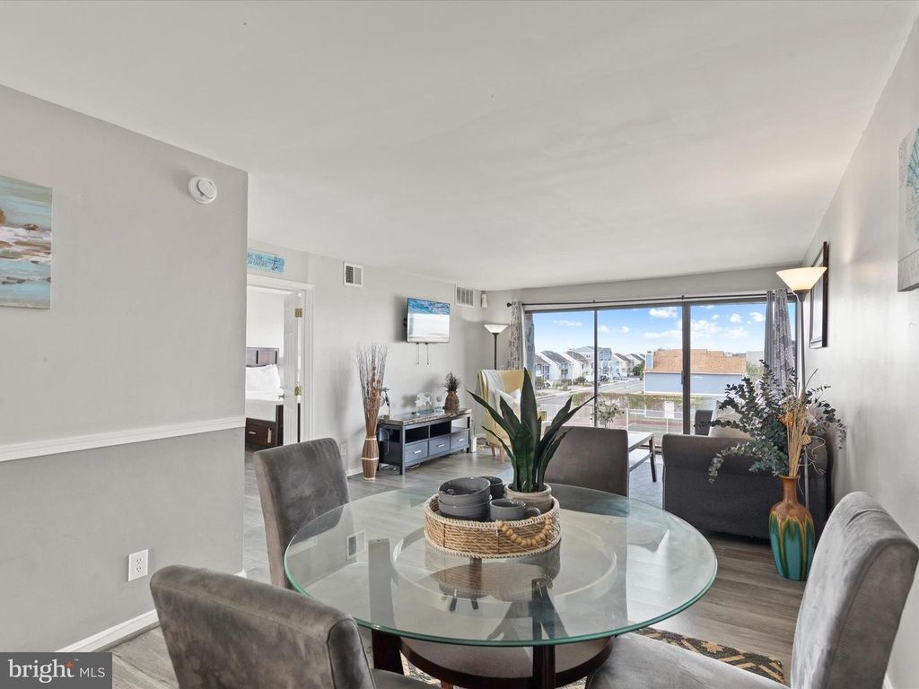 Image 22 of property listing at 510 PENGUIN DR #302, Ocean City, MD 21842