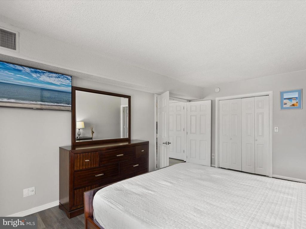 Image 28 of property listing at 510 PENGUIN DR #302, Ocean City, MD 21842