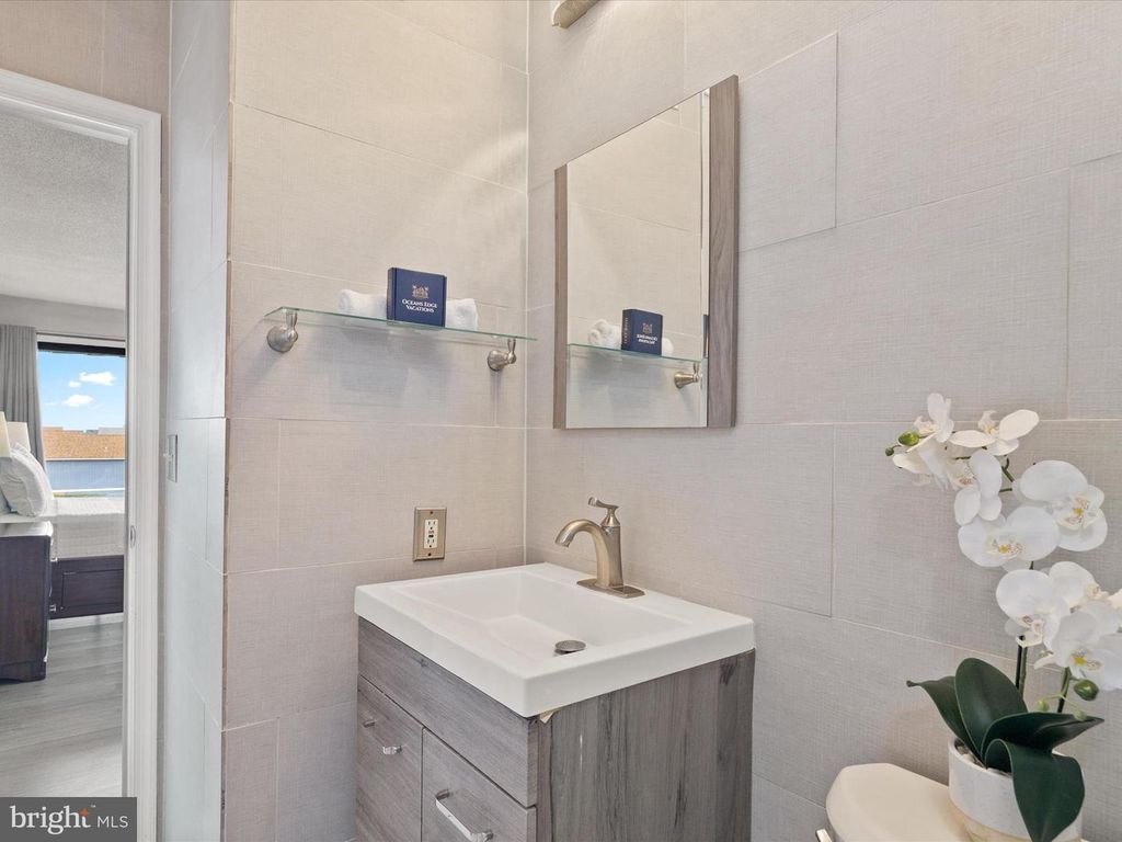 Image 30 of property listing at 510 PENGUIN DR #302, Ocean City, MD 21842