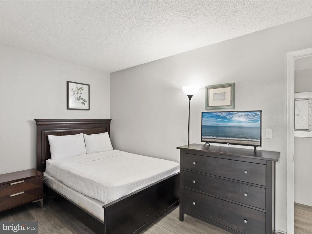 Image 33 of property listing at 510 PENGUIN DR #302, Ocean City, MD 21842