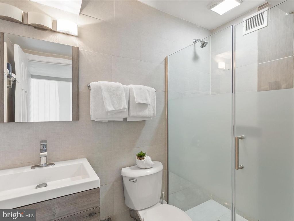 Image 35 of property listing at 510 PENGUIN DR #302, Ocean City, MD 21842