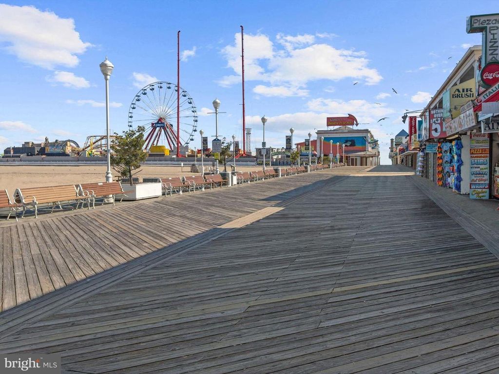 Image 43 of property listing at 510 PENGUIN DR #302, Ocean City, MD 21842