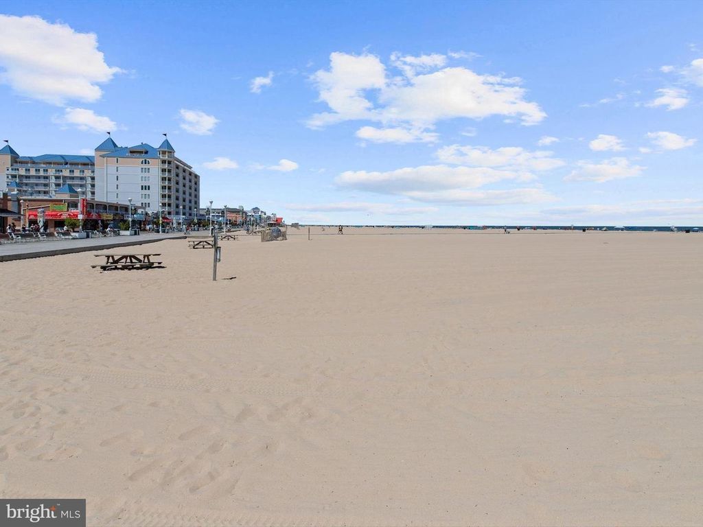 Image 45 of property listing at 510 PENGUIN DR #302, Ocean City, MD 21842