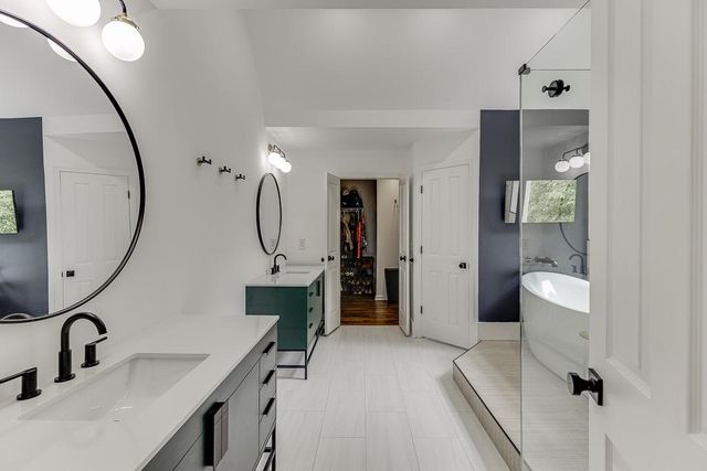 5979 Grand Loop Road, Sugar Hill, GA 30518