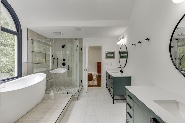 5979 Grand Loop Road, Sugar Hill, GA 30518